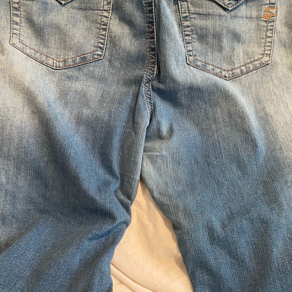 Capri Jeans - Picture 2 of 3